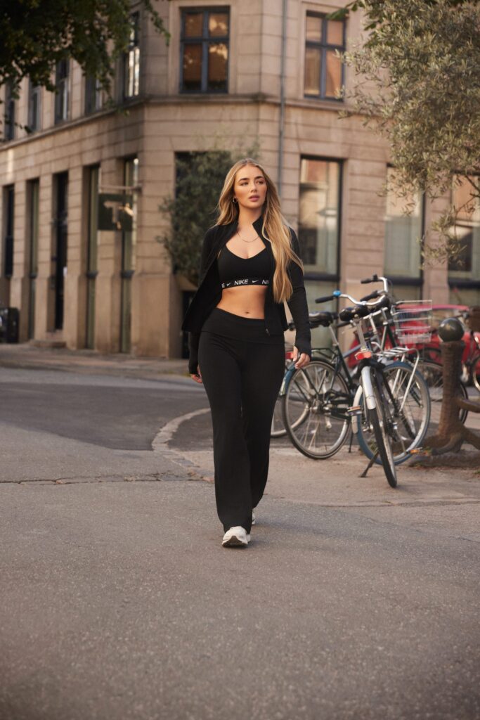 Przegląd bluz: jak wybrać fason dla siebie?