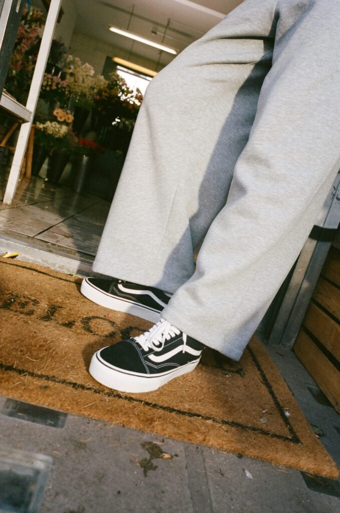 Jak nosić buty Vans?