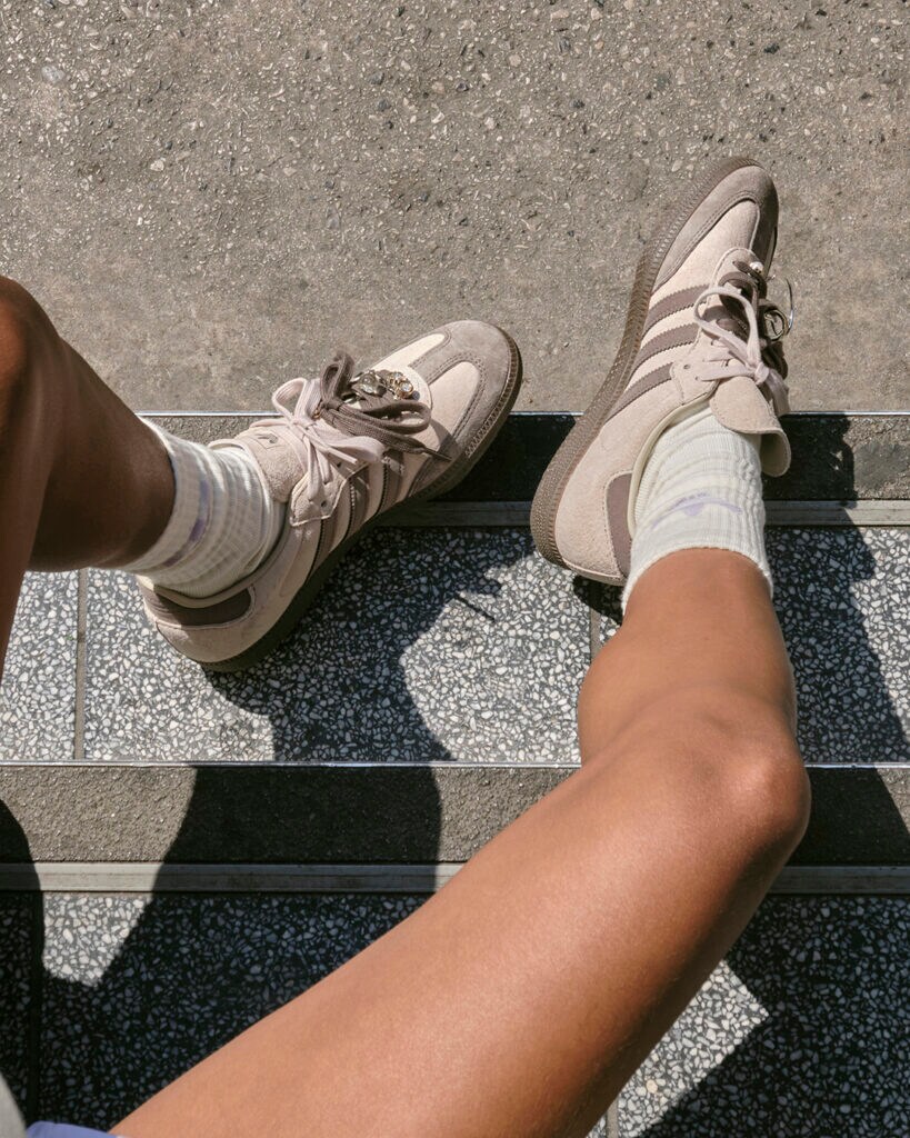 Lekkie sneakersy i baleriny na lato – przegląd modeli